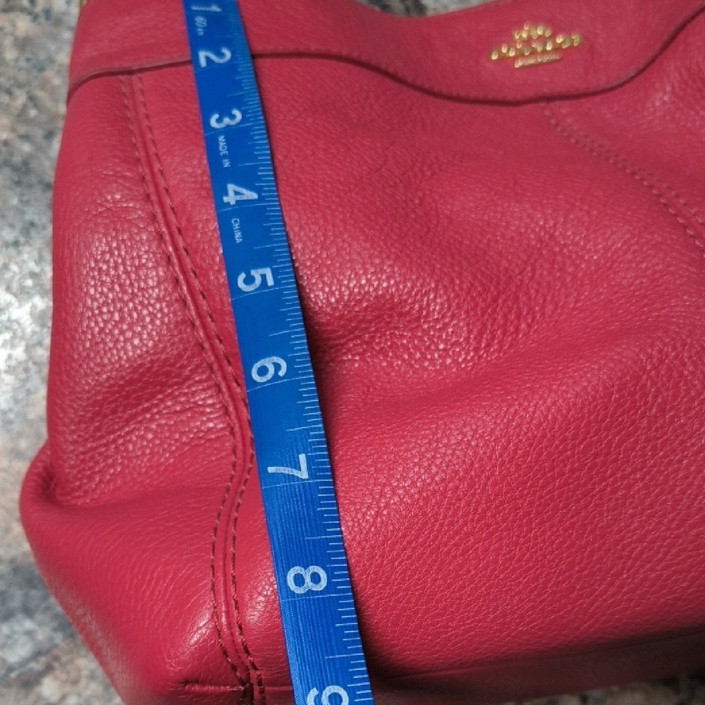 Coach Leather Shoulder Bag π Beautiful Strawberry Color π - Picture 14 of 16